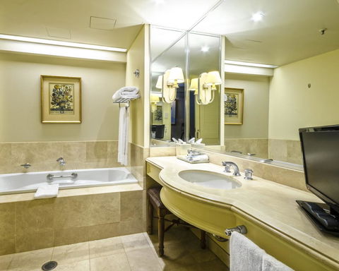 Stamford Plaza Brisbane - Tourism Bookings 10