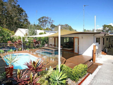 Beach House On Jones Parade, Central Coolum Beach - Tourism Bookings 2