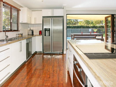 Beach House On Jones Parade, Central Coolum Beach - Tourism Bookings 5