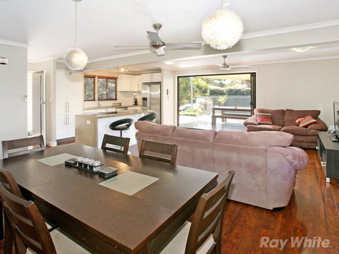 Beach House On Jones Parade, Central Coolum Beach - Tourism Bookings 6