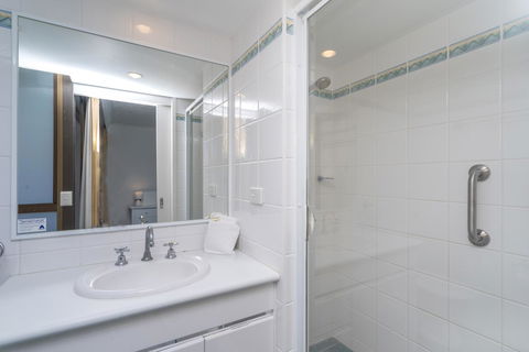 Columbia Beachfront Apartments On Rainbow Bay - Events Australia 16