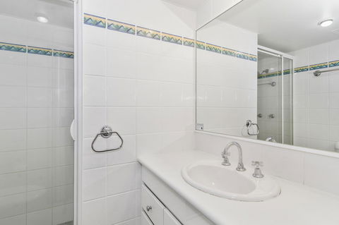 Columbia Beachfront Apartments On Rainbow Bay - Events Australia 31