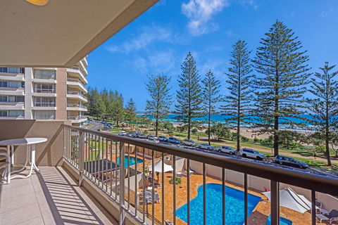 Columbia Beachfront Apartments On Rainbow Bay - Events Australia 6