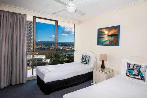 Seacrest Beachfront Apartments Surfers Paradise - Events Australia 18