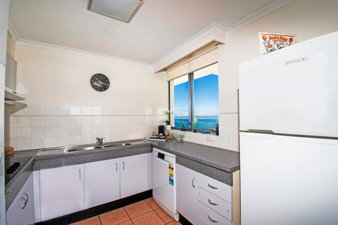 Seacrest Beachfront Apartments Surfers Paradise - Events Australia 7