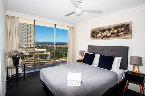 Seacrest Beachfront Apartments Surfers Paradise - Events Australia 1