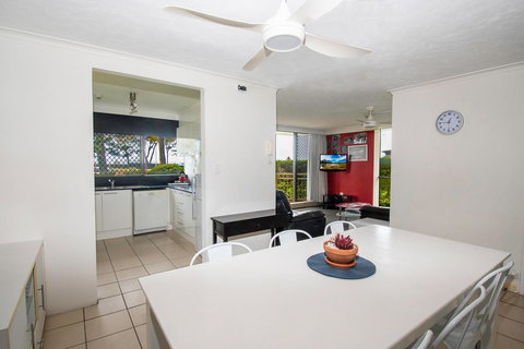 Seacrest Beachfront Apartments Surfers Paradise - Events Australia 14