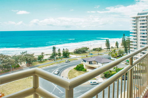 Seacrest Beachfront Apartments Surfers Paradise - Events Australia 11