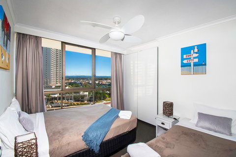 Seacrest Beachfront Apartments Surfers Paradise - Events Australia 3