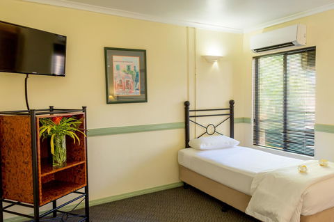 Palm Royale Cairns - Tourism Bookings 23