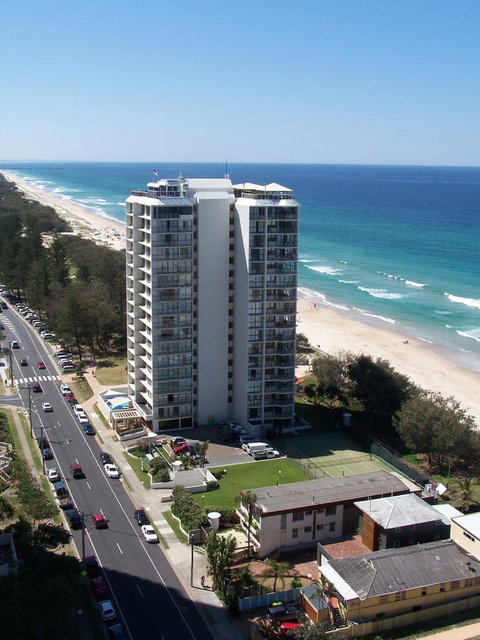 Golden Sands On The Beach - Absolute Beachfront Apartments - Events Australia 13