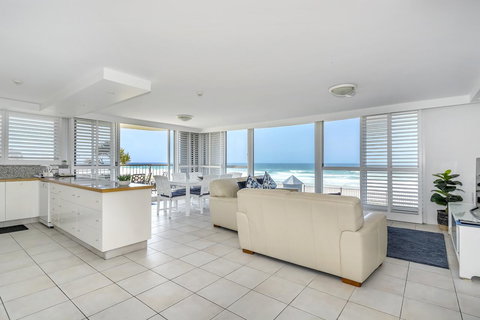 Golden Sands On The Beach - Absolute Beachfront Apartments - Events Australia 2