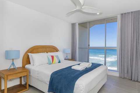 Golden Sands On The Beach - Absolute Beachfront Apartments - Events Australia 17