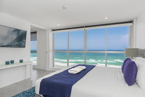 Golden Sands On The Beach - Absolute Beachfront Apartments - Events Australia 5