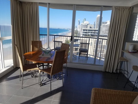 Golden Sands On The Beach - Absolute Beachfront Apartments - Events Australia 28