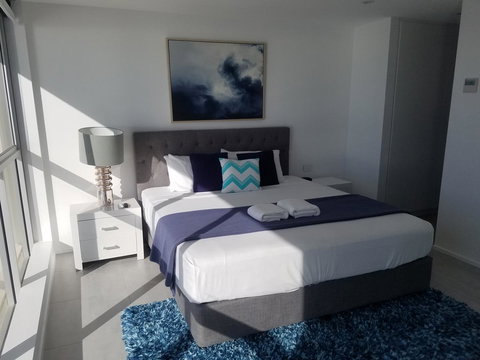 Golden Sands On The Beach - Absolute Beachfront Apartments - Events Australia 11