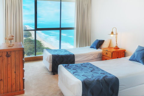 Golden Sands On The Beach - Absolute Beachfront Apartments - Events Australia 18