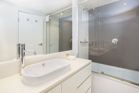 Gold Coast Private Apartments - H Residences, Surfers Paradise - Events Australia 31