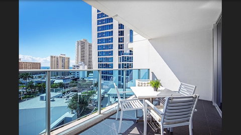 Gold Coast Private Apartments - H Residences, Surfers Paradise - Events Australia 35