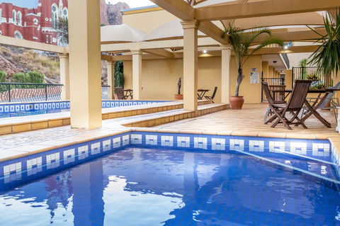 The Robert Towns - Tourism Bookings 10