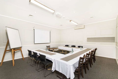 The Robert Towns - Tourism Bookings 19