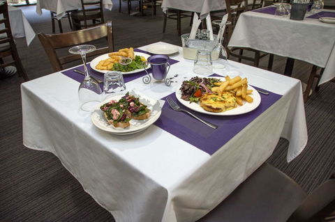 The Robert Towns - Tourism Bookings 17