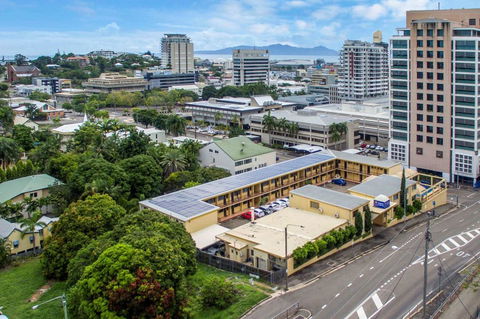 The Robert Towns - Tourism Bookings 24