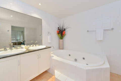 Cayman Villas Port Douglas - Events Australia 24