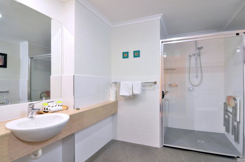 Le Cher Du Monde Adults Only - Events Australia 9