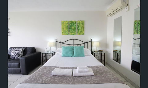 Bay Of Palms - Events Australia 23
