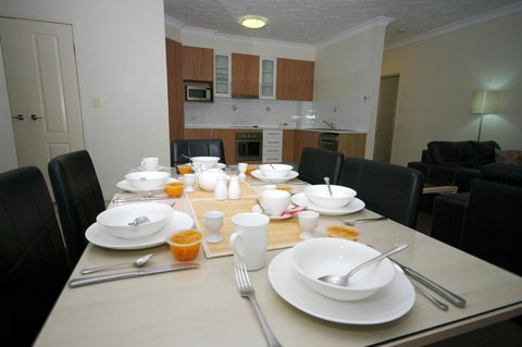 La Vida On Anzac - Accommodation Europe 6