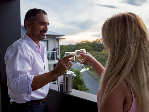 La Vida On Anzac - Accommodation Europe 22