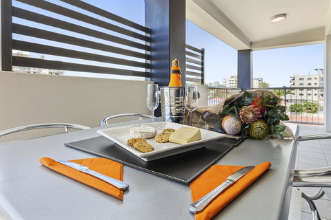 La Vida On Anzac - Accommodation Europe 25