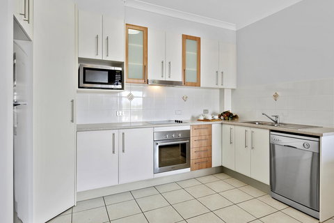 La Vida On Anzac - Accommodation Europe 23