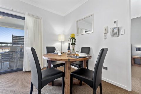 La Vida On Anzac - Accommodation Europe 20