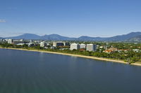 Holiday Inn Cairns Harbourside