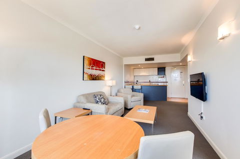 Central Cosmo Apartment Hotel - Events Australia 25