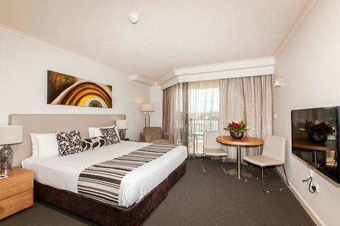 Central Cosmo Apartment Hotel - Events Australia 1