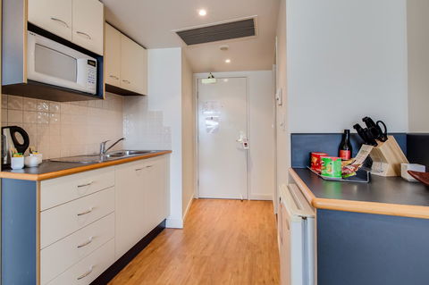 Central Cosmo Apartment Hotel - Events Australia 18