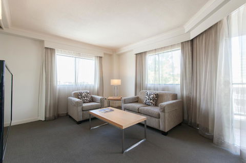 Central Cosmo Apartment Hotel - Events Australia 14