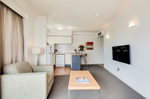 Central Cosmo Apartment Hotel - Events Australia 30