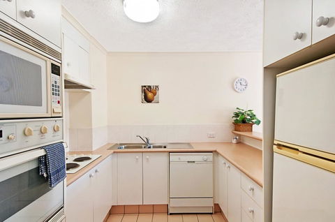 Champelli Palms Apartments - Events Australia 13