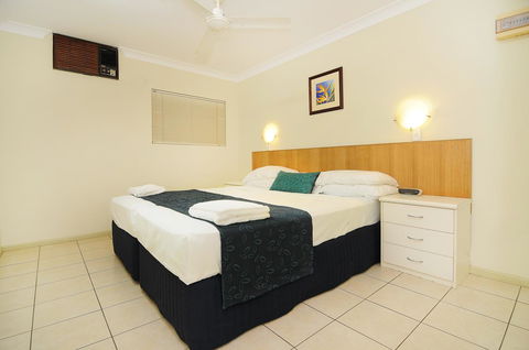 Cairns Queenslander Hotel & Apartments - Events Australia 18