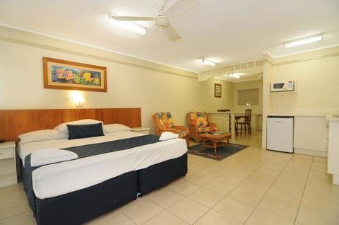 Cairns Queenslander Hotel & Apartments - Events Australia 22