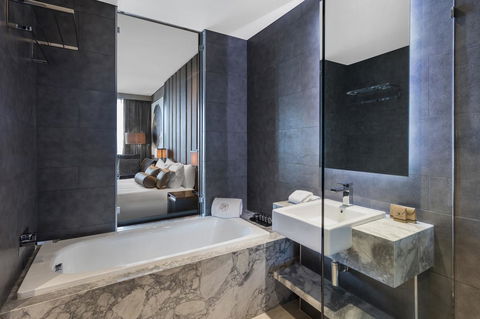 The Beetson Hotel -formerly Gambaro Hotel - Events Australia 40