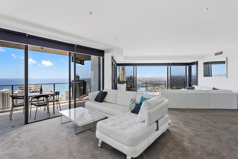 Holiday Holiday Circle On Cavill Apartments - Events Australia 10