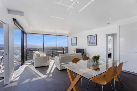 Holiday Holiday Circle On Cavill Apartments - Events Australia 21