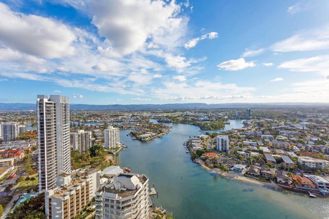 Holiday Holiday Circle On Cavill Apartments - Events Australia 6