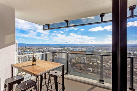 Holiday Holiday Circle On Cavill Apartments - Events Australia 22