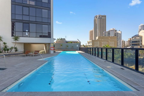 Holiday Holiday Circle On Cavill Apartments - Events Australia 30